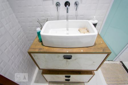 Casa à venda com 348m², 4 quartos e 4 vagasBanheiro do Quarto 2