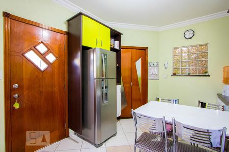 Casa à venda com 348m², 4 quartos e 4 vagasCozinha