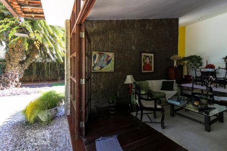 Sala de Estar de casa de condomínio à venda com 4 quartos, 339m² em Itanhangá, Rio de Janeiro