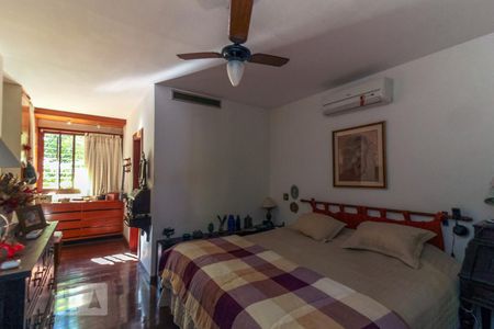 Casa de condomínio à venda com 339m², 4 quartos e 4 vagasSuite Master