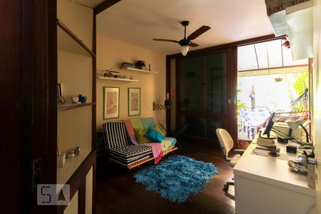 Casa de condomínio à venda com 339m², 4 quartos e 4 vagasQuarto 2