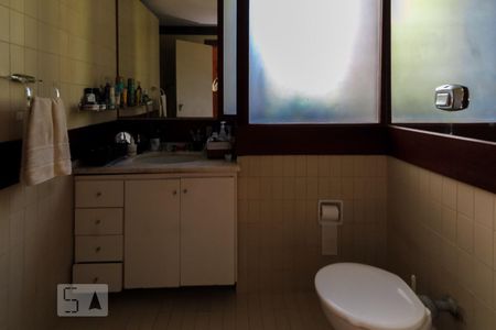 Casa de condomínio à venda com 339m², 4 quartos e 4 vagasBanheiro da Suite Master