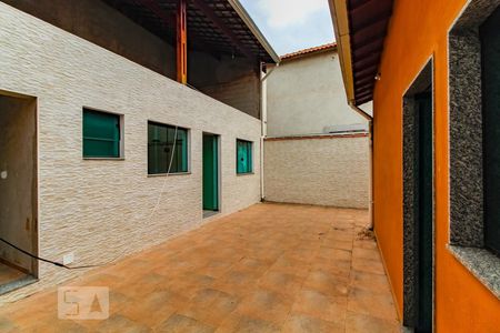 Casa à venda com 50m², 3 quartos e sem vaga Casa à venda com 50m², 3 quartos e sem vagaQuintal