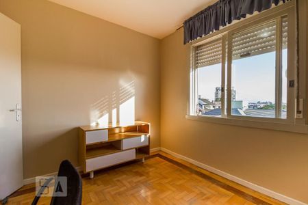 Quarto 2 de apartamento para alugar com 2 quartos, 69m² em Vila Ipiranga, Porto Alegre