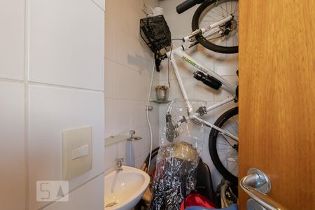 Apartamento para alugar com 102m², 2 quartos e 2 vagasBanheiro de Serviço