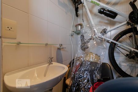 Apartamento para alugar com 102m², 2 quartos e 2 vagasBanheiro de Serviço