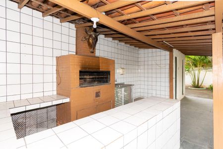 Apartamento para alugar com 65m², 2 quartos e 1 vagaÁrea comum - Churrasqueira