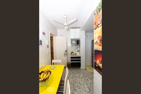 Apartamento para alugar com 65m², 2 quartos e 1 vagaCozinha