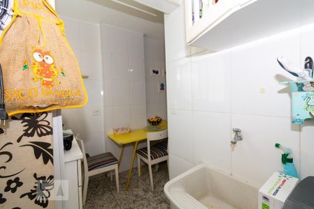 Apartamento para alugar com 65m², 2 quartos e 1 vagaÁrea de Serviço