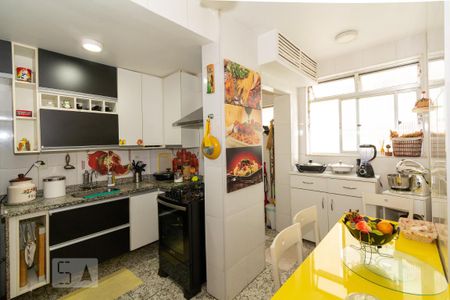 Apartamento para alugar com 65m², 2 quartos e 1 vagaCozinha