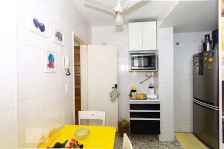 Apartamento para alugar com 65m², 2 quartos e 1 vagaCozinha