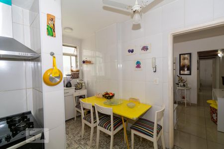 Apartamento para alugar com 65m², 2 quartos e 1 vagaCozinha
