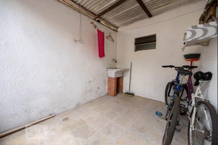 Casa à venda com 160m², 4 quartos e 3 vagas Casa à venda com 160m², 4 quartos e 3 vagasvaranda