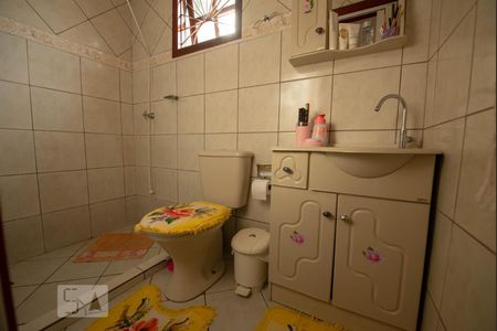 Banheiro da Suíte de casa à venda com 4 quartos, 160m² em Camaquã, Porto Alegre
