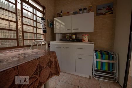 Casa à venda com 160m², 4 quartos e 3 vagas Casa à venda com 160m², 4 quartos e 3 vagasSala 2