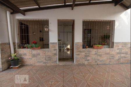 Casa à venda com 160m², 4 quartos e 3 vagas Casa à venda com 160m², 4 quartos e 3 vagasVaranda da Sala