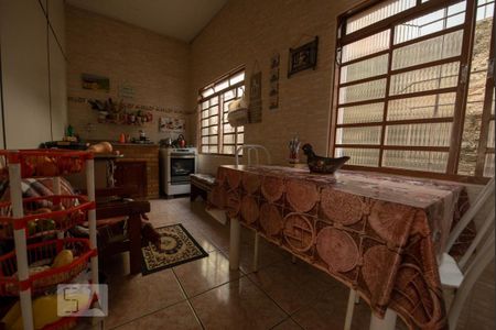 Casa à venda com 160m², 4 quartos e 3 vagas Casa à venda com 160m², 4 quartos e 3 vagasSala 2