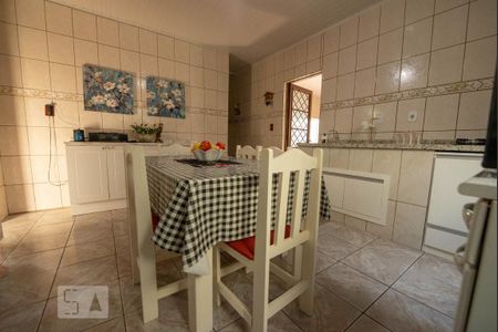 Casa à venda com 160m², 4 quartos e 3 vagas Casa à venda com 160m², 4 quartos e 3 vagasCozinha 1