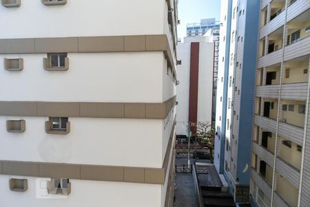 Vista de kitnet/studio para alugar com 1 quarto, 41m² em Gonzaga, Santos