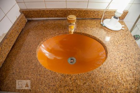 Apartamento para alugar com 77m², 2 quartos e 1 vagaBanheiro