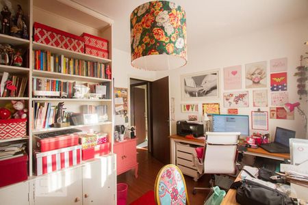 Casa à venda com 350m², 4 quartos e 4 vagasEscritório da Suíte