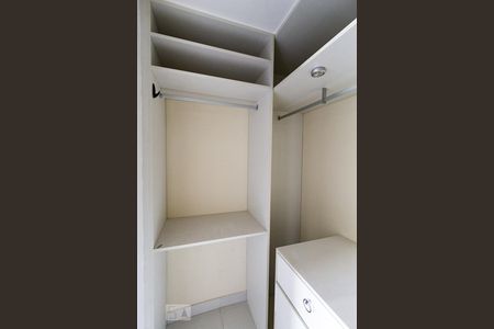 Apartamento à venda com 78m², 2 quartos e 1 vaga Apartamento à venda com 78m², 2 quartos e 1 vagaQuarto 2 - Closet