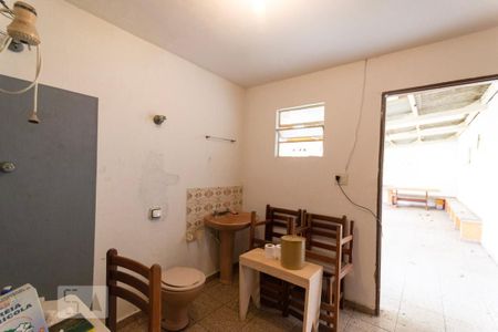 Casa à venda com 365m², 2 quartos e 1 vagaBanheiro de Serviço