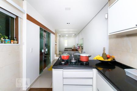 Sala e Cozinha de casa à venda com 3 quartos, 226m² em Parque Vitoria, São Paulo