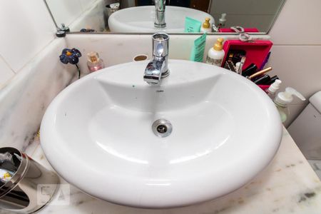 Casa à venda com 226m², 3 quartos e 2 vagas Casa à venda com 226m², 3 quartos e 2 vagasPia do Banheiro da Suíte 2