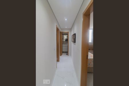 Corredor de apartamento para alugar com 3 quartos, 67m² em Jardim Íris, São Paulo