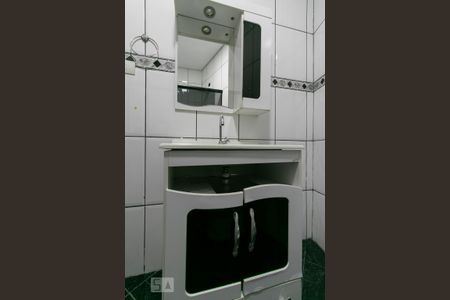 Casa para alugar com 80m², 2 quartos e 1 vagaBanheiro - Armário