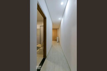 Corredor de casa para alugar com 2 quartos, 80m² em Vila Ema, São Paulo