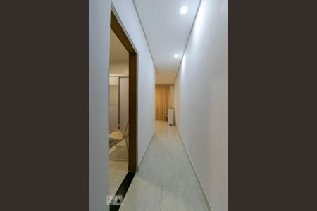 Corredor de casa para alugar com 2 quartos, 80m² em Vila Ema, São Paulo