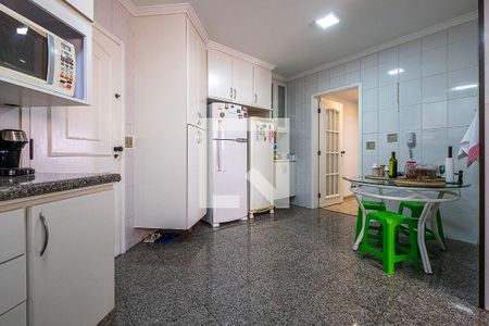 Apartamento à venda com 148m², 4 quartos e 3 vagas Apartamento à venda com 148m², 4 quartos e 3 vagasCozinha