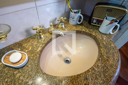 Apartamento à venda com 148m², 4 quartos e 3 vagas Apartamento à venda com 148m², 4 quartos e 3 vagasSuíte 1 - Banheiro