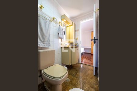 Apartamento à venda com 148m², 4 quartos e 3 vagas Apartamento à venda com 148m², 4 quartos e 3 vagasSuíte 1 - Banheiro