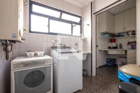 Apartamento à venda com 148m², 4 quartos e 3 vagas Apartamento à venda com 148m², 4 quartos e 3 vagasÁrea de Serviço