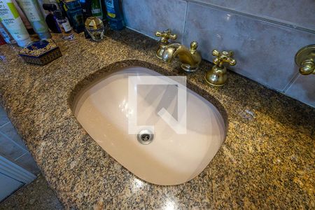 Apartamento à venda com 148m², 4 quartos e 3 vagas Apartamento à venda com 148m², 4 quartos e 3 vagasSuíte 2 - Banheiro