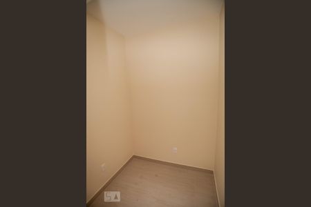 Closet da suíte de casa de condomínio para alugar com 2 quartos, 120m² em Jacarepaguá, Rio de Janeiro