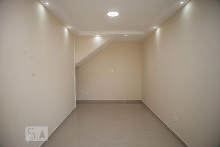Sala de casa de condomínio para alugar com 2 quartos, 120m² em Jacarepaguá, Rio de Janeiro