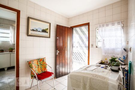 Casa à venda com 150m², 3 quartos e 3 vagas Casa à venda com 150m², 3 quartos e 3 vagasLavanderia
