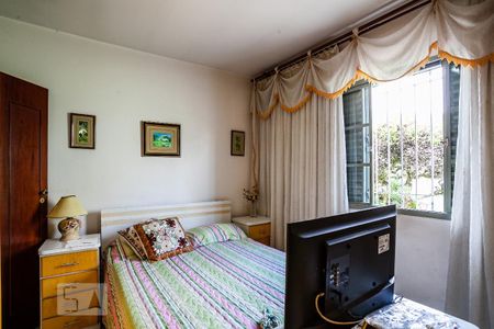 Casa à venda com 150m², 3 quartos e 3 vagas Casa à venda com 150m², 3 quartos e 3 vagasQuarto 2