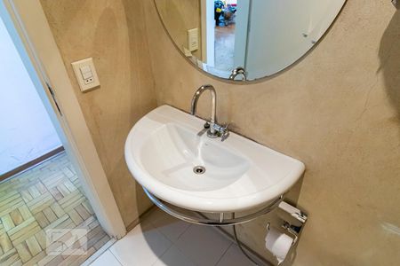 Lavabo de apartamento à venda com 4 quartos, 190m² em Aclimação, São Paulo