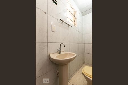 Banheiro  de casa para alugar com 1 quarto, 35m² em Vila Beatriz, São Paulo