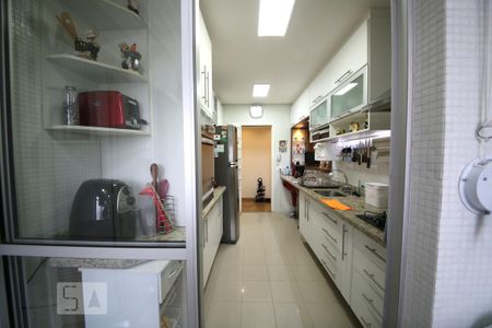 Apartamento à venda com 72m², 2 quartos e 1 vagaÁrea de Serviço - Cozinha 