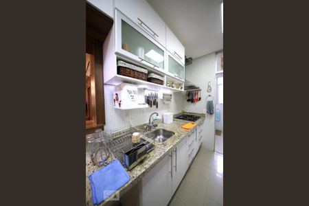 Apartamento à venda com 72m², 2 quartos e 1 vagaCozinha