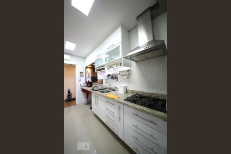 Apartamento à venda com 72m², 2 quartos e 1 vagaCozinha 