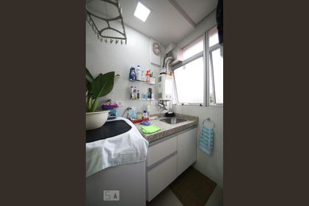 Apartamento à venda com 72m², 2 quartos e 1 vagaÁarea de Serviço