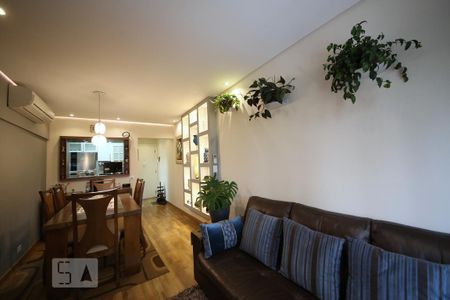 Sala  de apartamento à venda com 2 quartos, 72m² em Parque Colonial, São Paulo