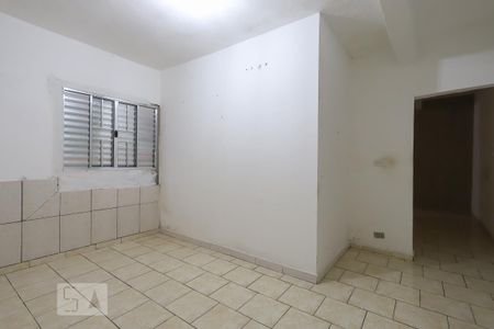 Quarto de casa para alugar com 1 quarto, 40m² em Vila Iório, São Paulo
